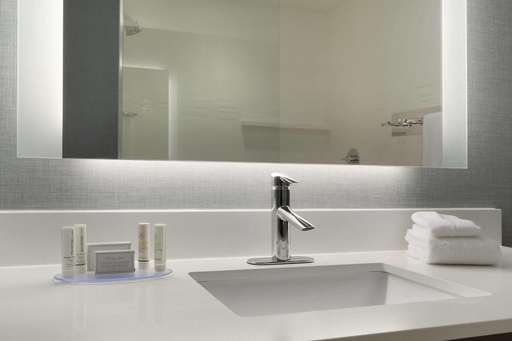 Springhill By Marriott 3*