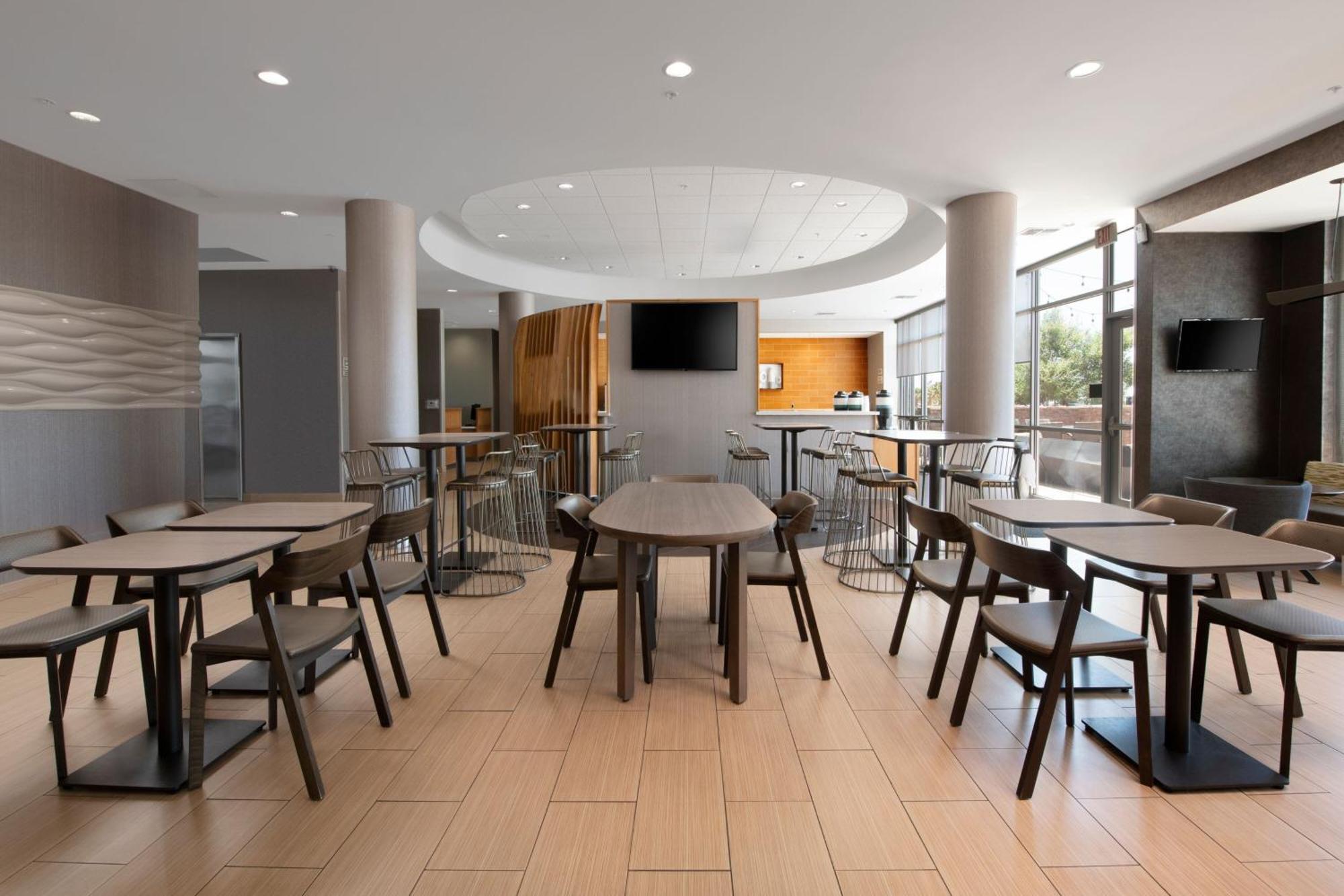 Springhill By Marriott 3*
