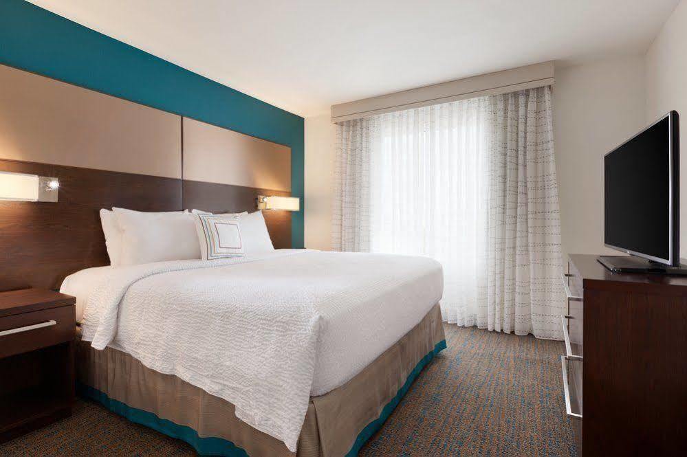 Hotel Springhill By Marriott 3*